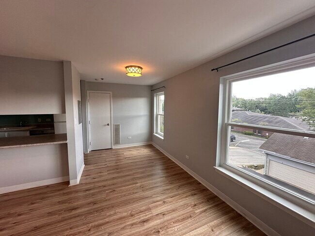 Building Photo - 3275 Kirchoff Rd