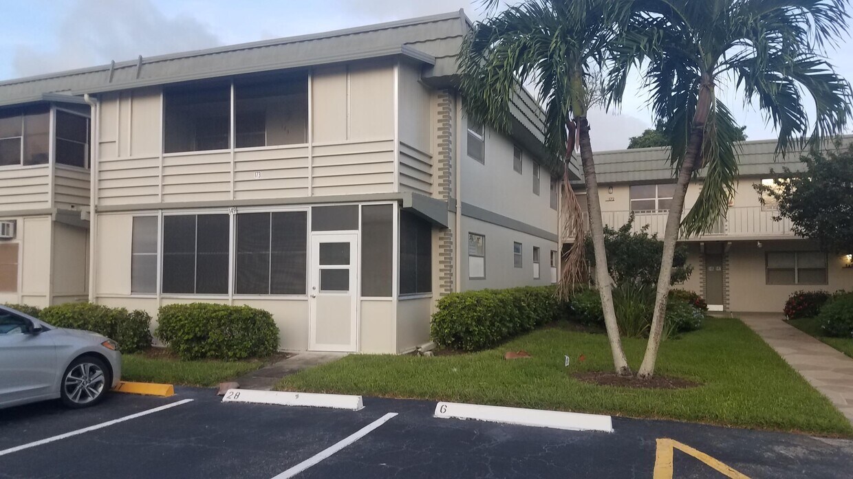 Primary Photo - 173 Monaco Blvd