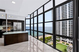 Building Photo - 6423 Collins Ave