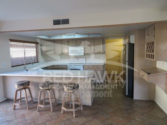 Building Photo - 2224 S Estrella Cir