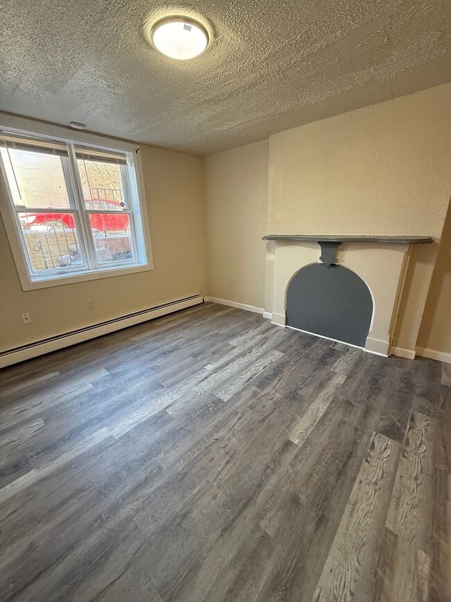 Building Photo - 51 Lander St