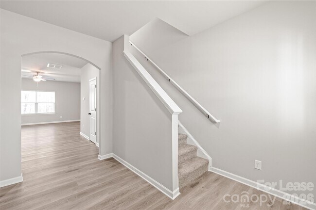 Foto del edificio - 7017 Stoney Wood Ln