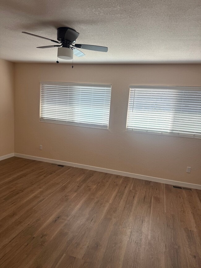 Foto del edificio - 1315 Gillpepper Ln