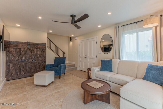 Building Photo - 7809 E Valley Vista Dr