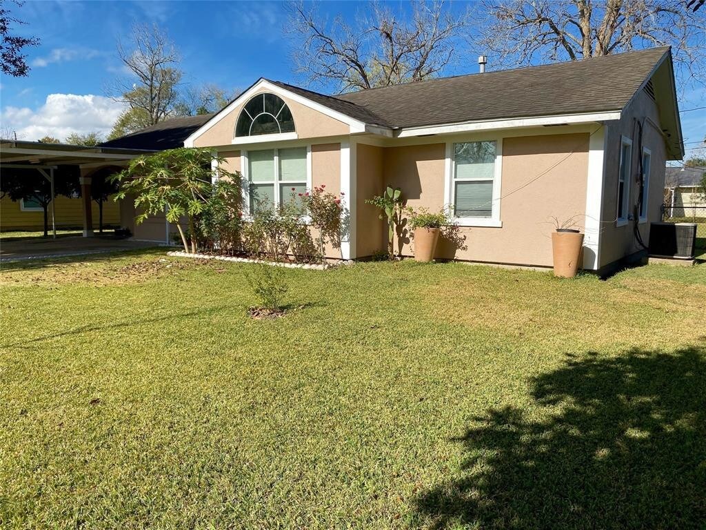 Foto principal - 1301 Bayswater Dr