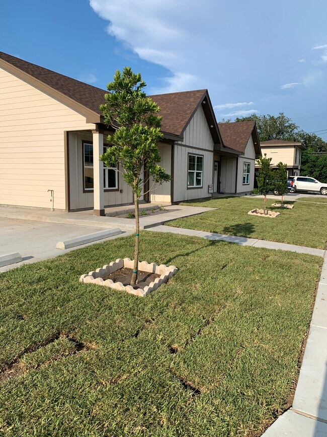 Street View - 311 S Indiana Ave