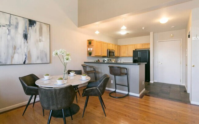 Foto del edificio - 2711 Welton St