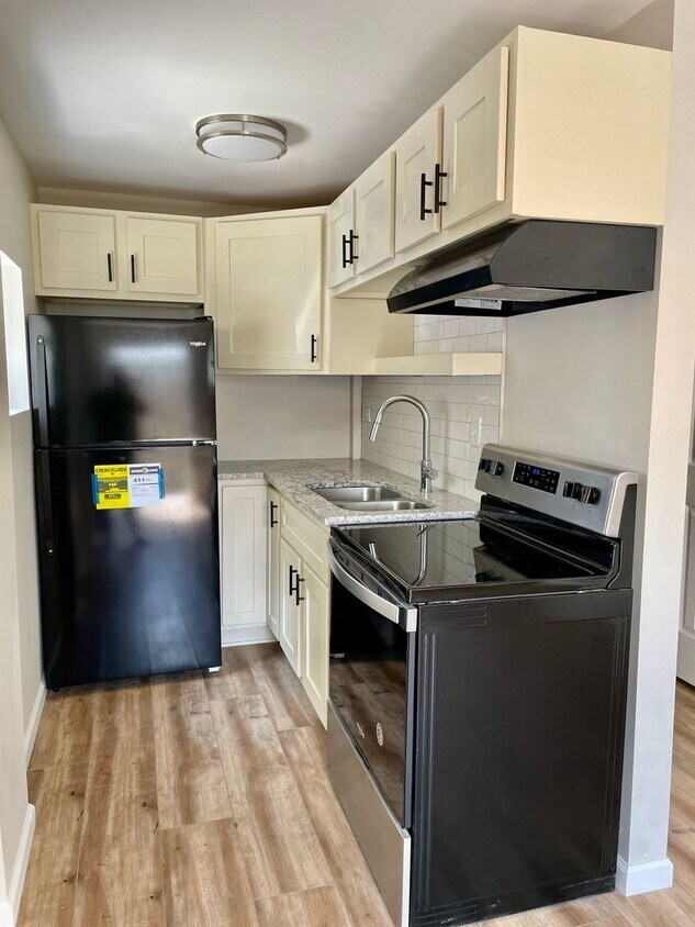 Building Photo - Perfectly Updated 1 Bedroom Flat!