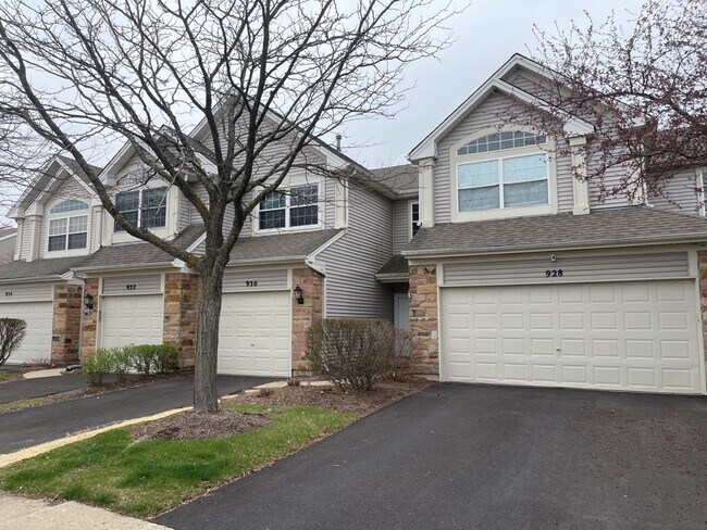 Building Photo - 930 Mesa Dr