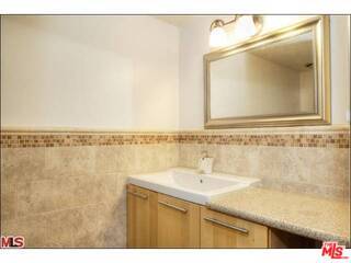 Foto del edificio - 318 N Maple Dr