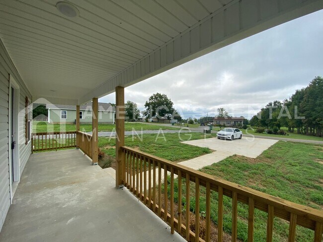 Building Photo - 445 Co Rd 349