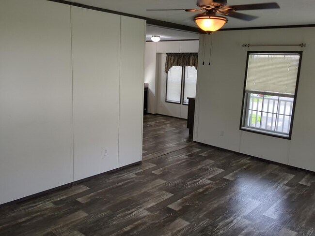 Foto del edificio - 52 Edgewood Dr