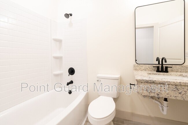 Foto del edificio - 1230 N Greenwich Rd