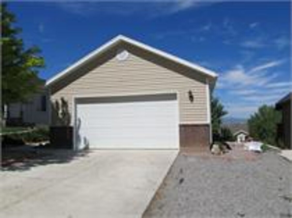 Primary Photo - 143 N. 910 E. Santaquin