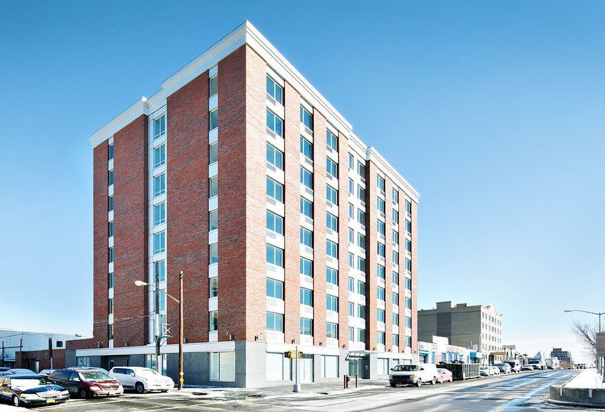 Foto principal - 52-5 Queens Blvd