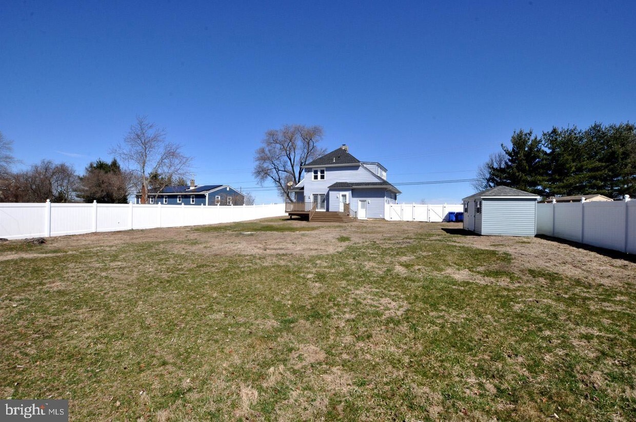 Foto principal - 262 Creek Rd
