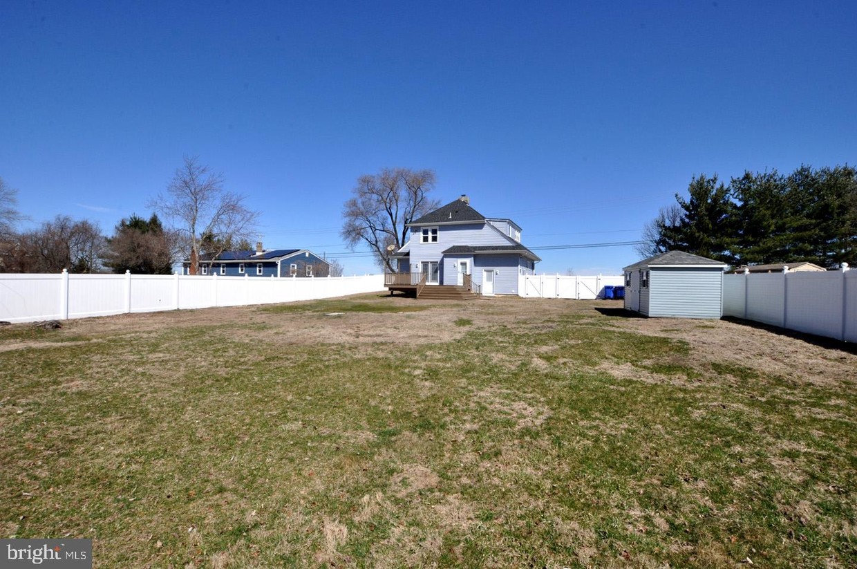 Primary Photo - 262 Creek Rd