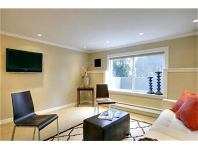 Foto del edificio - 3901 1st Ave NW