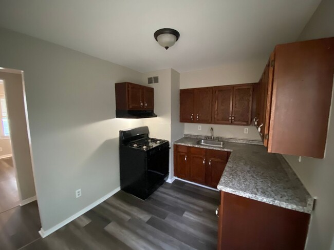 Building Photo - Updated Three Bedroom Move In Ready Home!