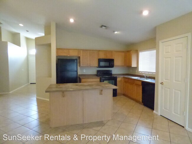 Building Photo - 3 br, 2 bath House - 2413 S 107th Dr