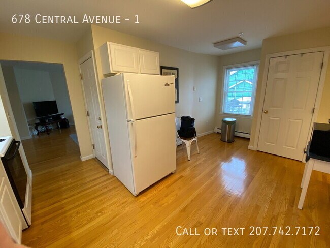 Foto del edificio - 678 Central Ave
