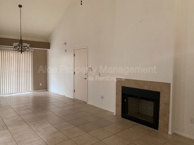 Building Photo - 1774 E Tara Dr