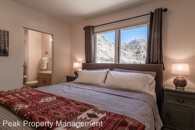 Foto del edificio - 3 br, 1.5 bath House - 28 Endner Lane