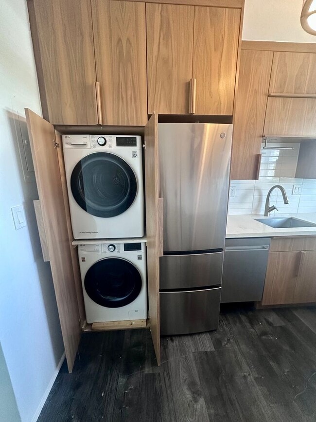 Photo - Large Updated 2BR/2BA Bath Condo - Steps from Fort Lauderdale Beach!