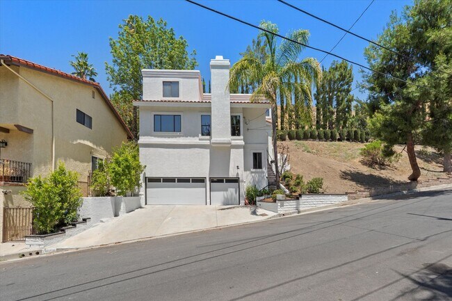 Foto del edificio - Renovated Single Family Home in Prime Wood...