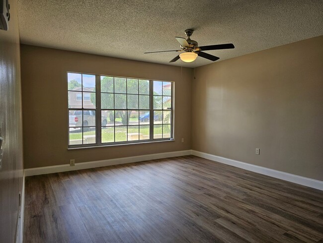 Foto del edificio - Coming Soon ~ Wonderfully Renovated 4-Bedroom, 2-Bath Home in Bel Aire Woods, Orlando