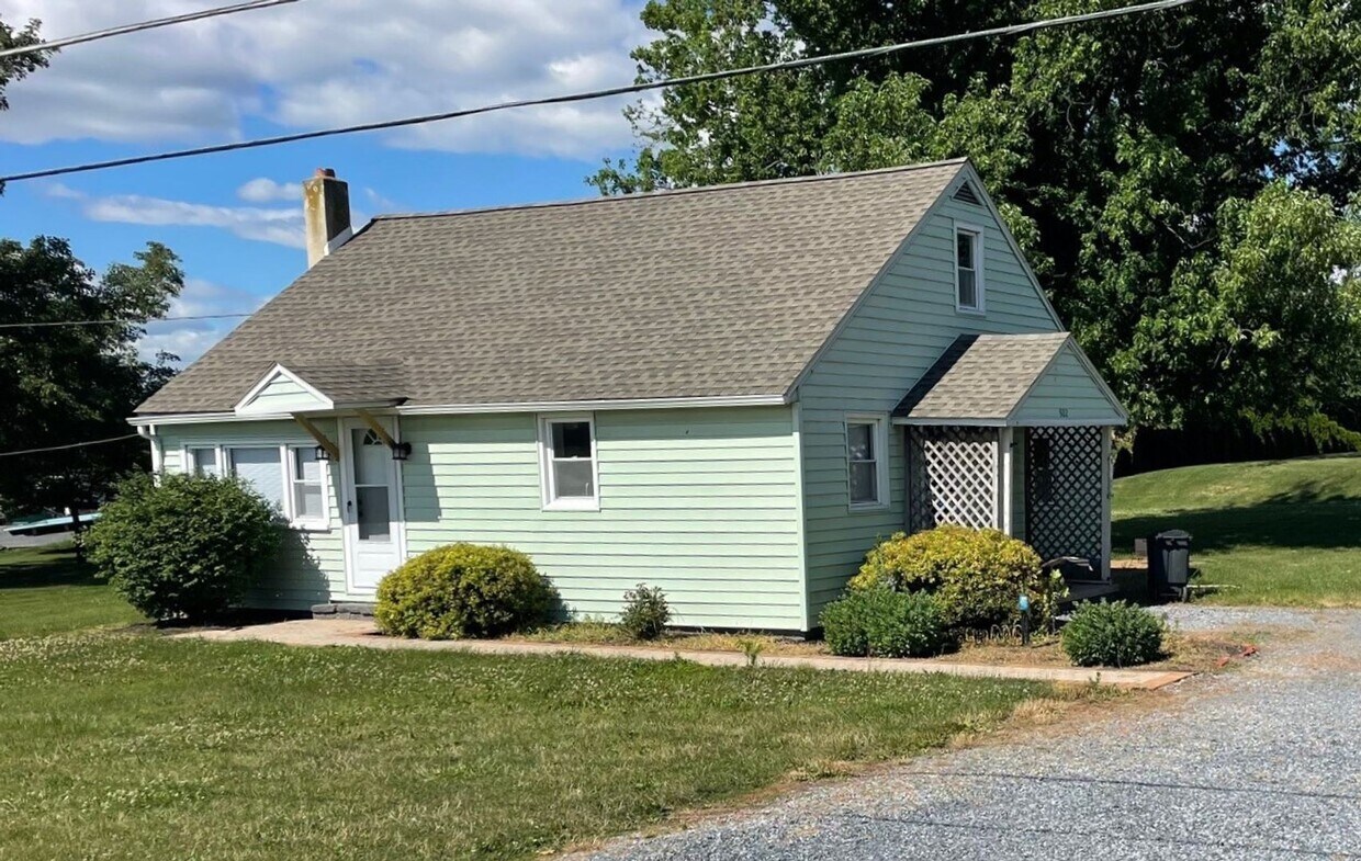 Primary Photo - 922 Hershey Rd
