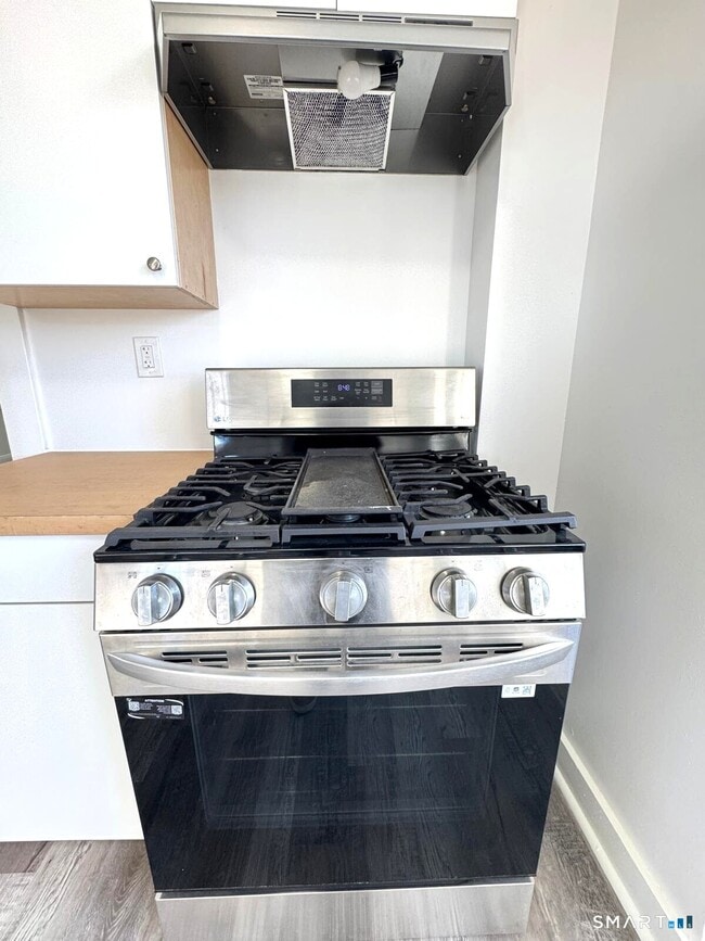 Building Photo - 1220 State St