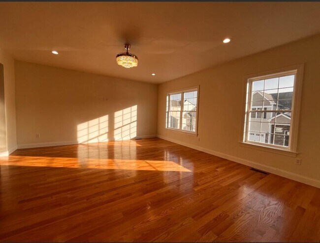 Foto del edificio - 901 Hunting Hill Dr