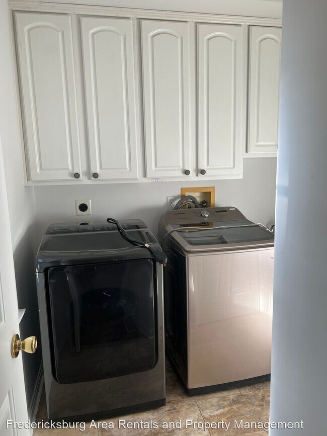 Foto del edificio - 3 br, 2.5 bath House - 3420 Lakeview Parkway