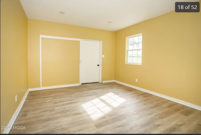 Building Photo - 955 Putnam St