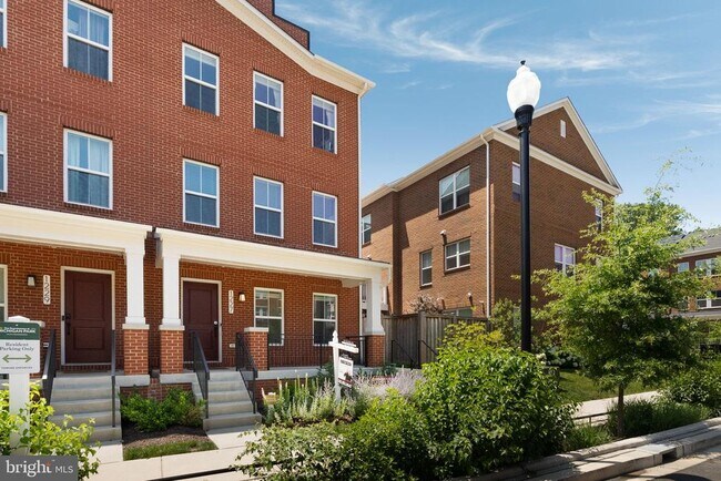 Foto del edificio - 1227 Wynton Pl NE