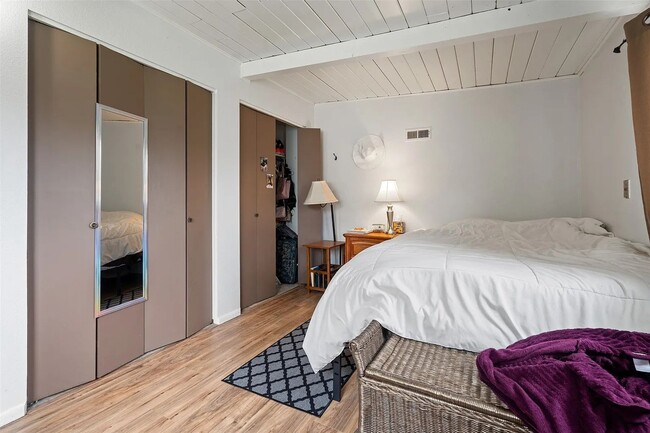 Foto del edificio - 3220 Clark St