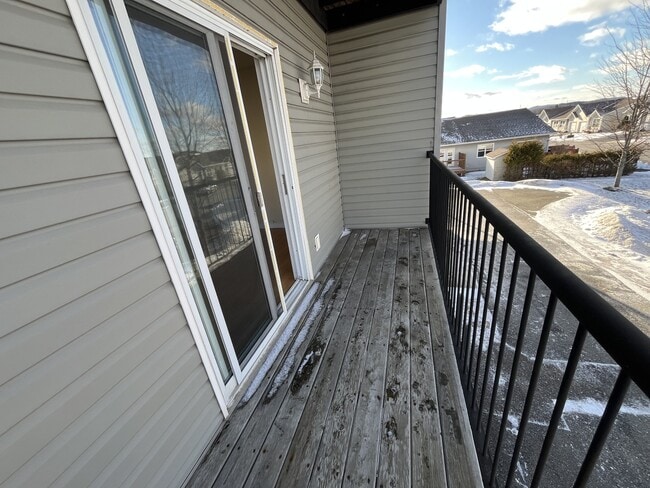 Building Photo - 15 Magazine St