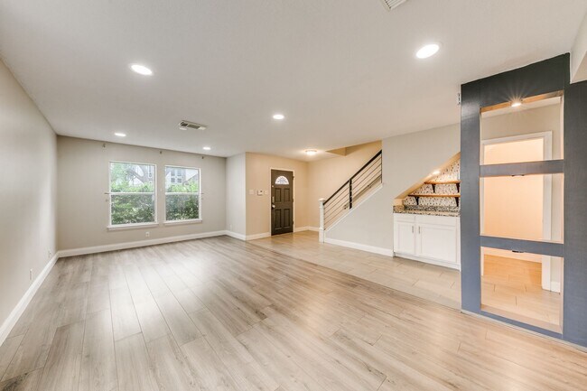 Foto del edificio - 3 Bedroom/2.5 Bath Canyon Oaks Subdivision