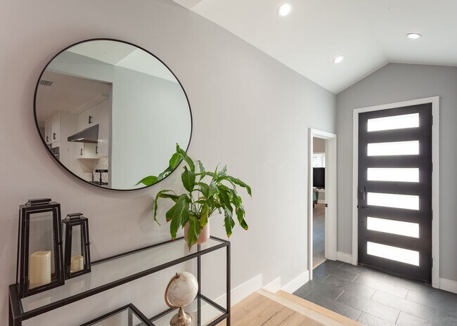 Building Photo - *Unfurnished* Gorgeous 4-Bed Oasis with Po...