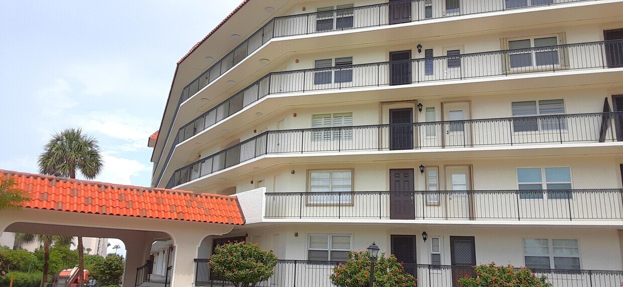 Primary Photo - 2871 N Ocean Blvd