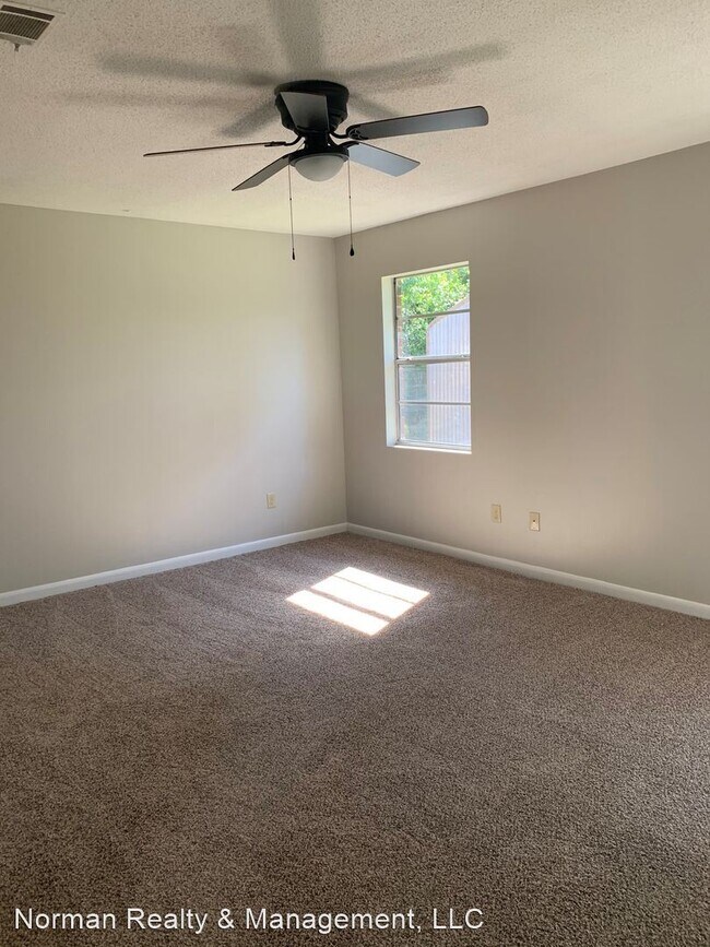 Building Photo - 3 br, 1.5 bath House - 248 Deerwood Drive