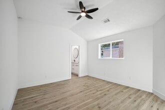 Building Photo - 11615 Henley Dr