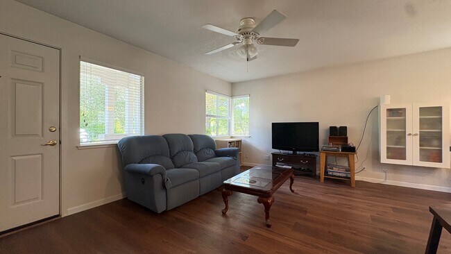 Foto del edificio - 2302 Muir Woods Pl