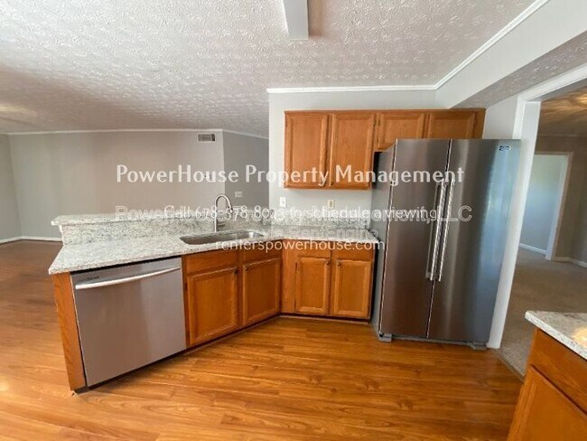Foto del edificio - 605 Suwanee Lakes Cir NW