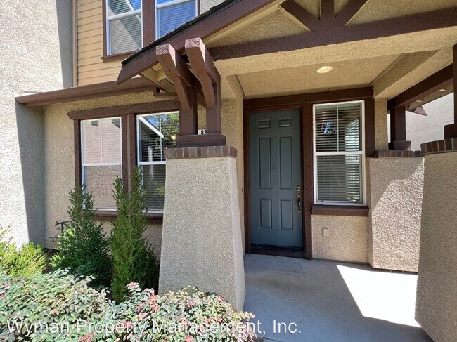Building Photo - 2 br, 2.5 bath House - 825 Needles Court
