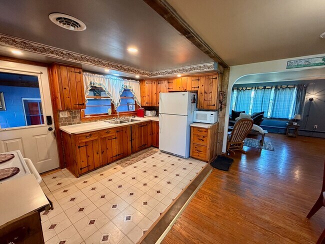 Foto del edificio - Ranch Home with 3 Bedrooms and a Yard