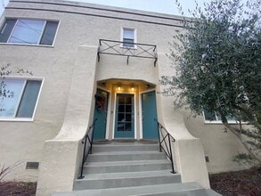 Building Photo - 1013 Berrellesa St