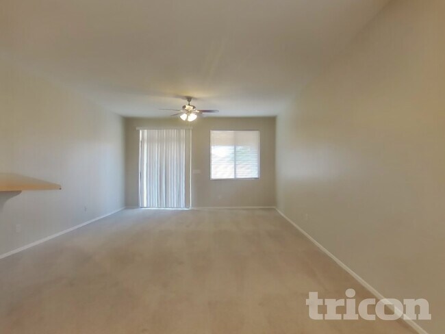 Foto del edificio - 6410 S 72nd Ln