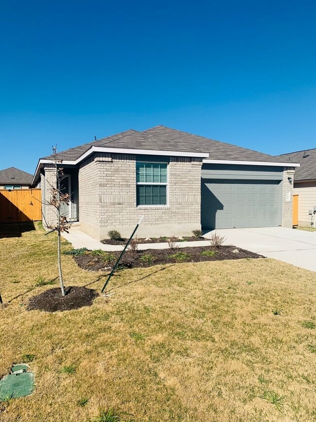 Building Photo - 4 Bed 2 Bath in Jarrell, TX